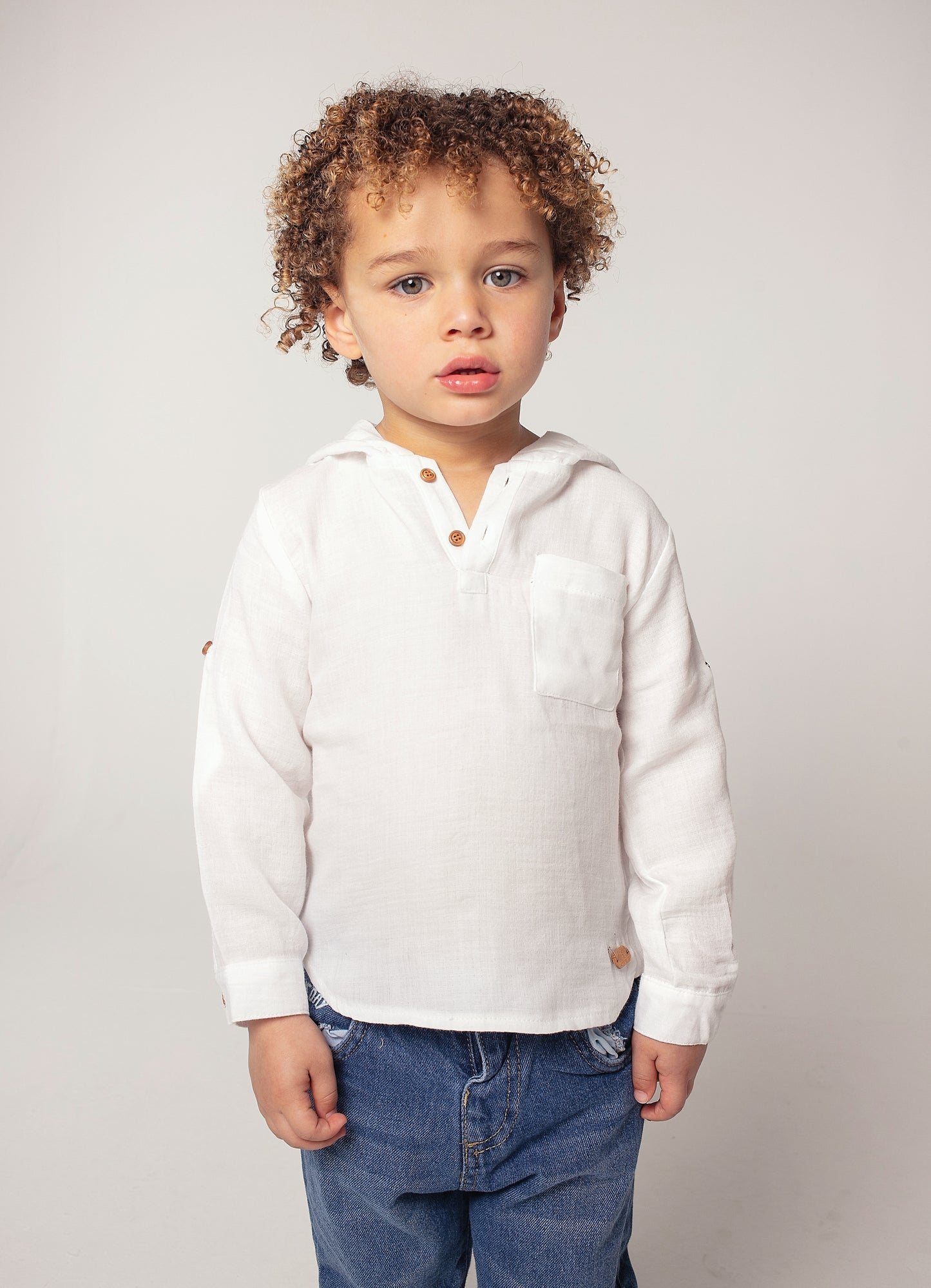 white sleek t-shirt